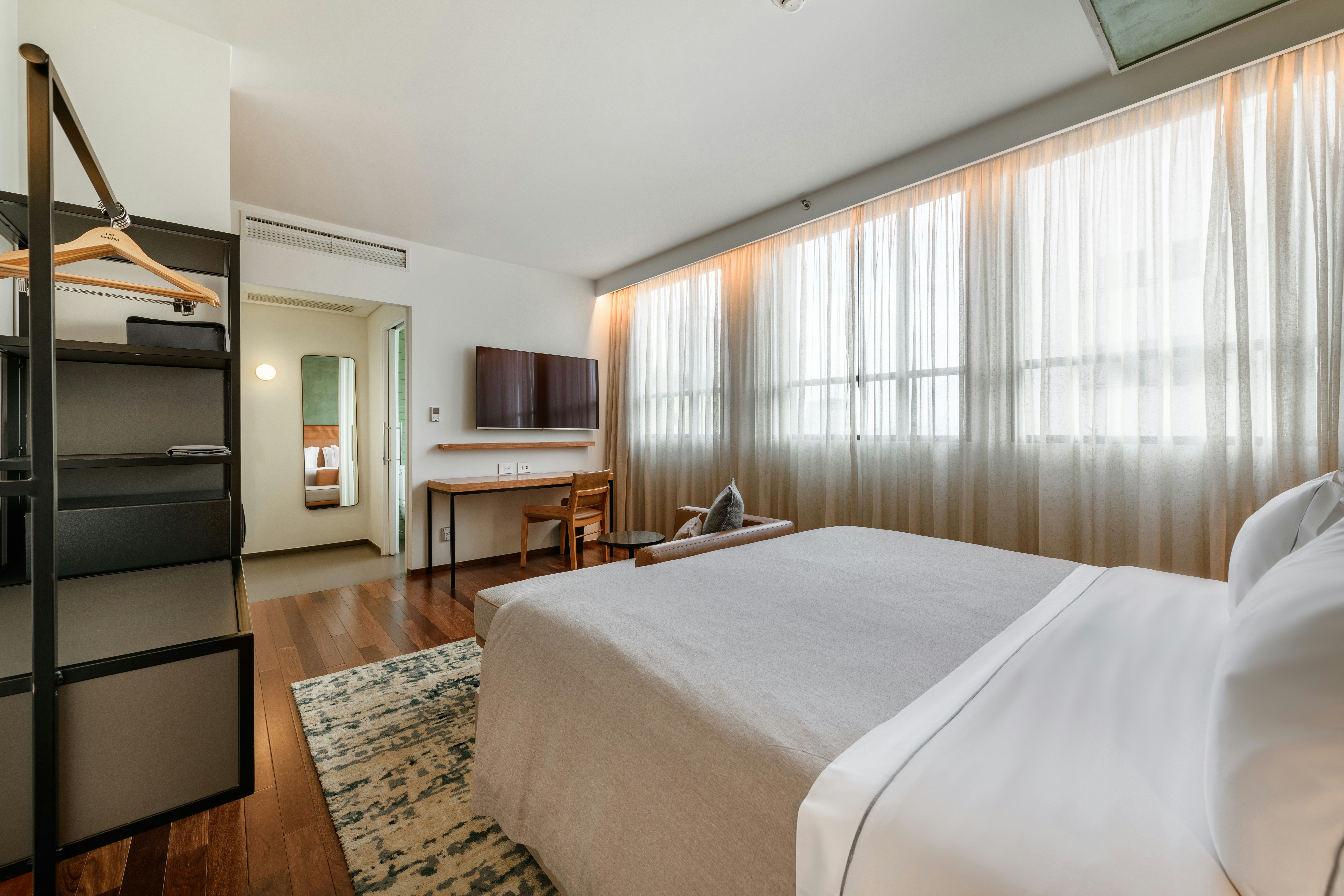PREMIUM, KING BED