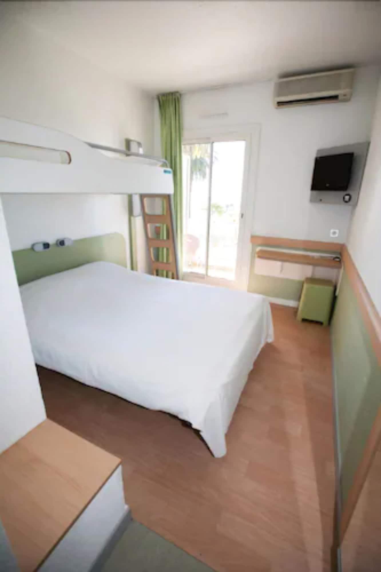 Room, Triple, Multiple Beds, Sea View