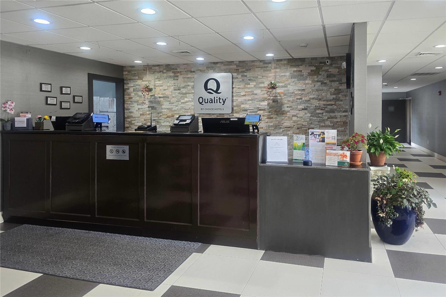 Quality Inn Dublin I-81 7/73