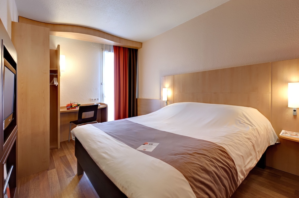 ibis La Roche sur Yon 7/73