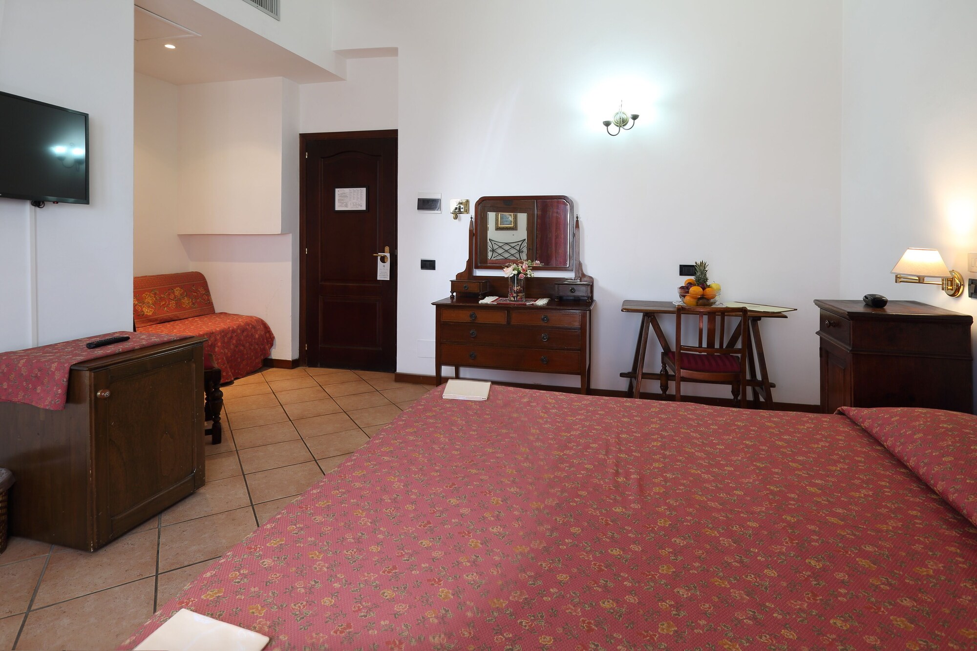 غرفة سوبيريور ثلاثية بثلاثة أسرّة، Villa Sonia Hotel 2/5