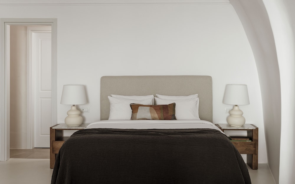 Cave, Grand, Suite, King Bed, Panoramic View, 2 Sofa, Hot Tub