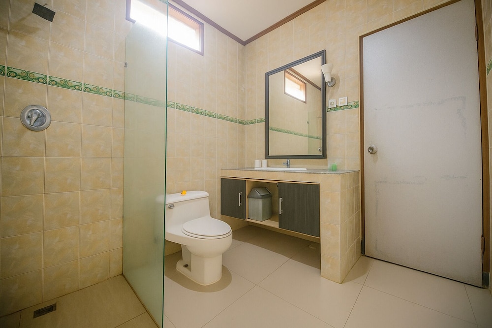 Puri Saron Madangan Hotel 49/50