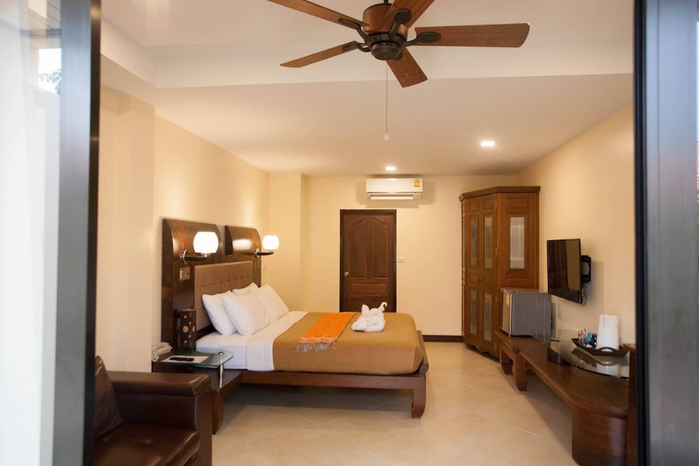 Lotusland Resort 24/49