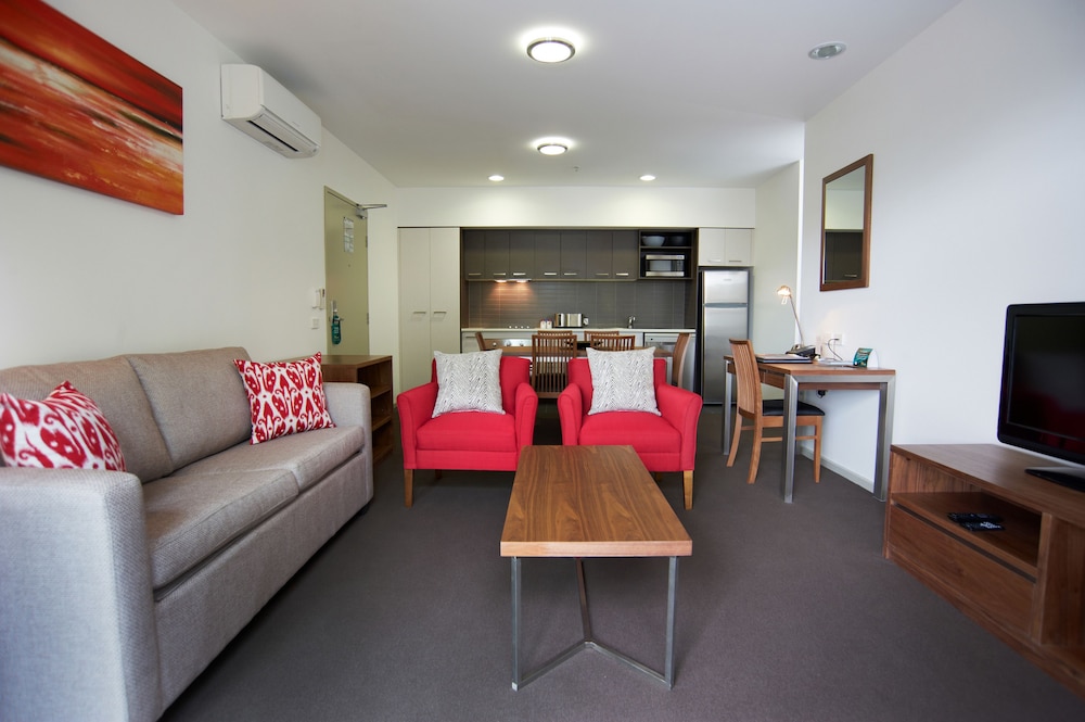 Quest Werribee 24/44