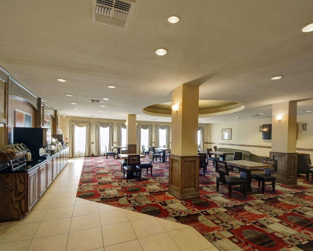 Comfort Inn & Suites Donna Near I-2 40/44