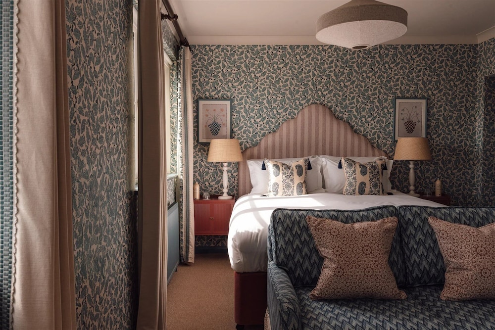 Champion, Suite, King Bed