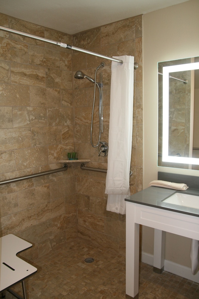 Waterside Suites And Marina 22/43