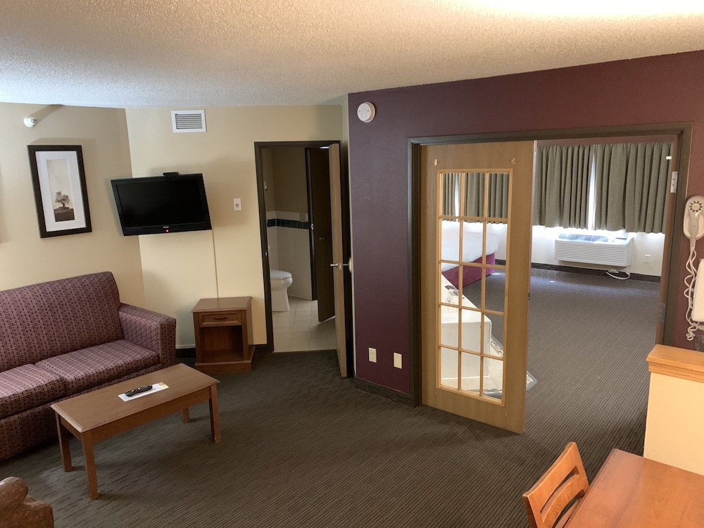 Americinn By Wyndham Proctor Duluth Black Woods 38/53