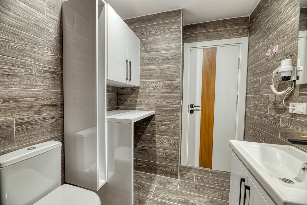 Gris & Verde Suite Hotel 49/50