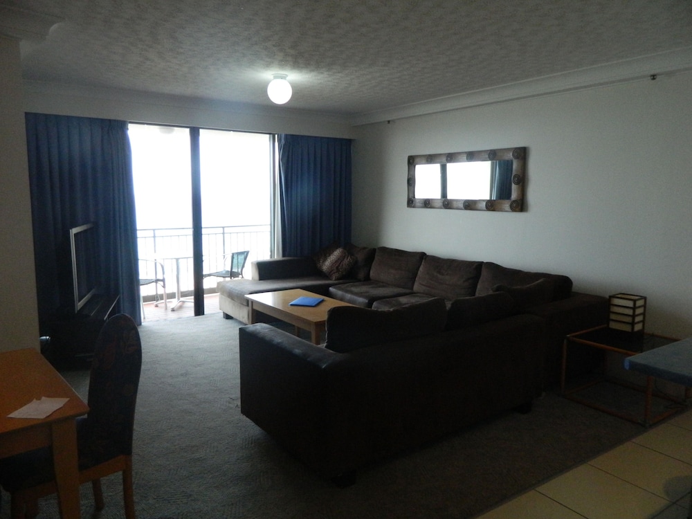 ROYAL PALM RESORT 60/80