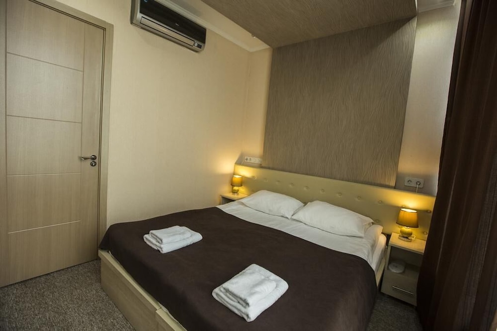 TBILISELI HOTEL 15/60