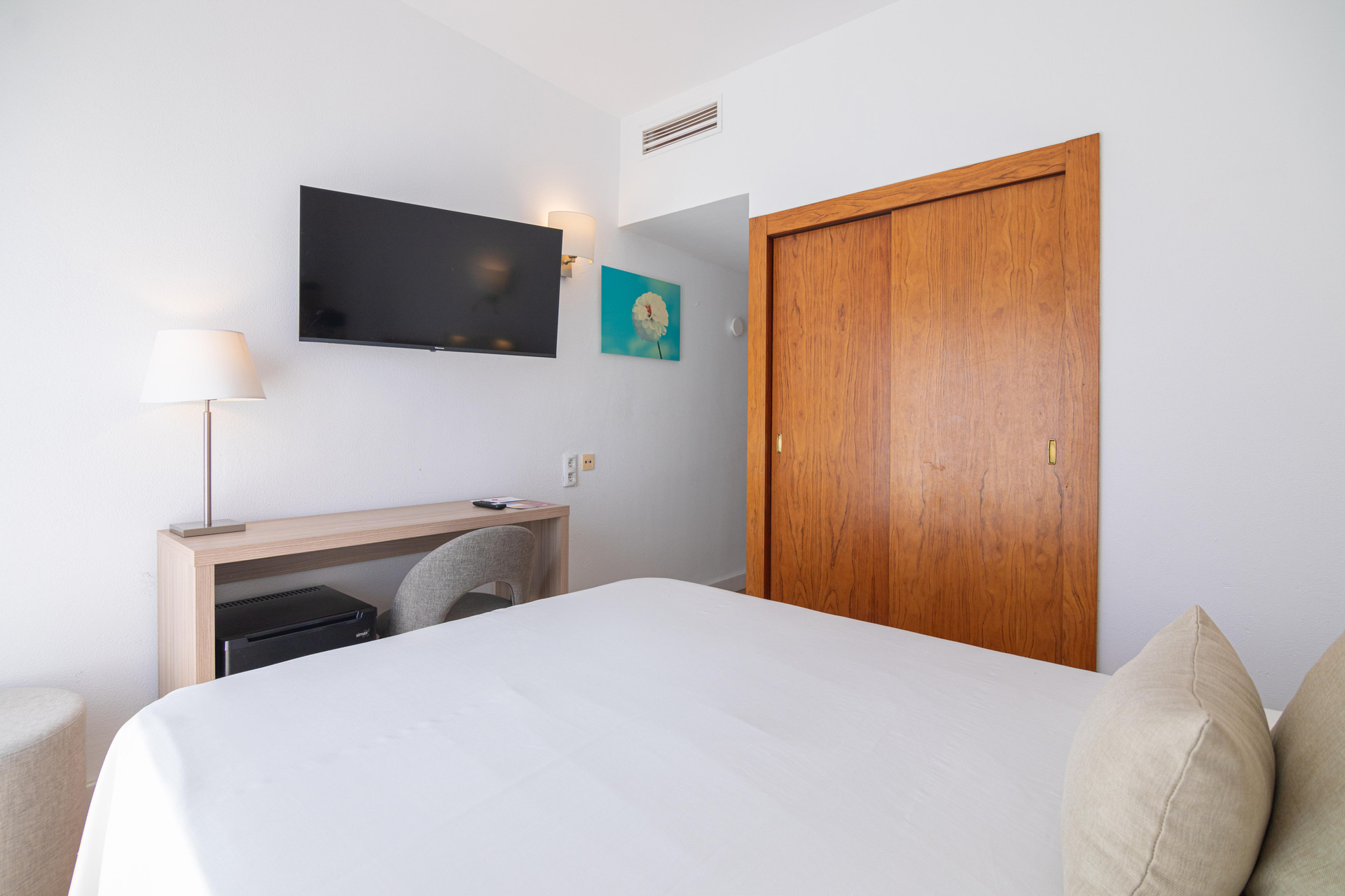 Room, Single, Lateral Side Sea View, Balcony