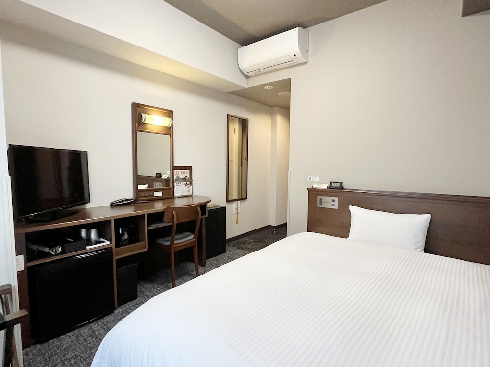 ROOM, SINGLE, SMOKING