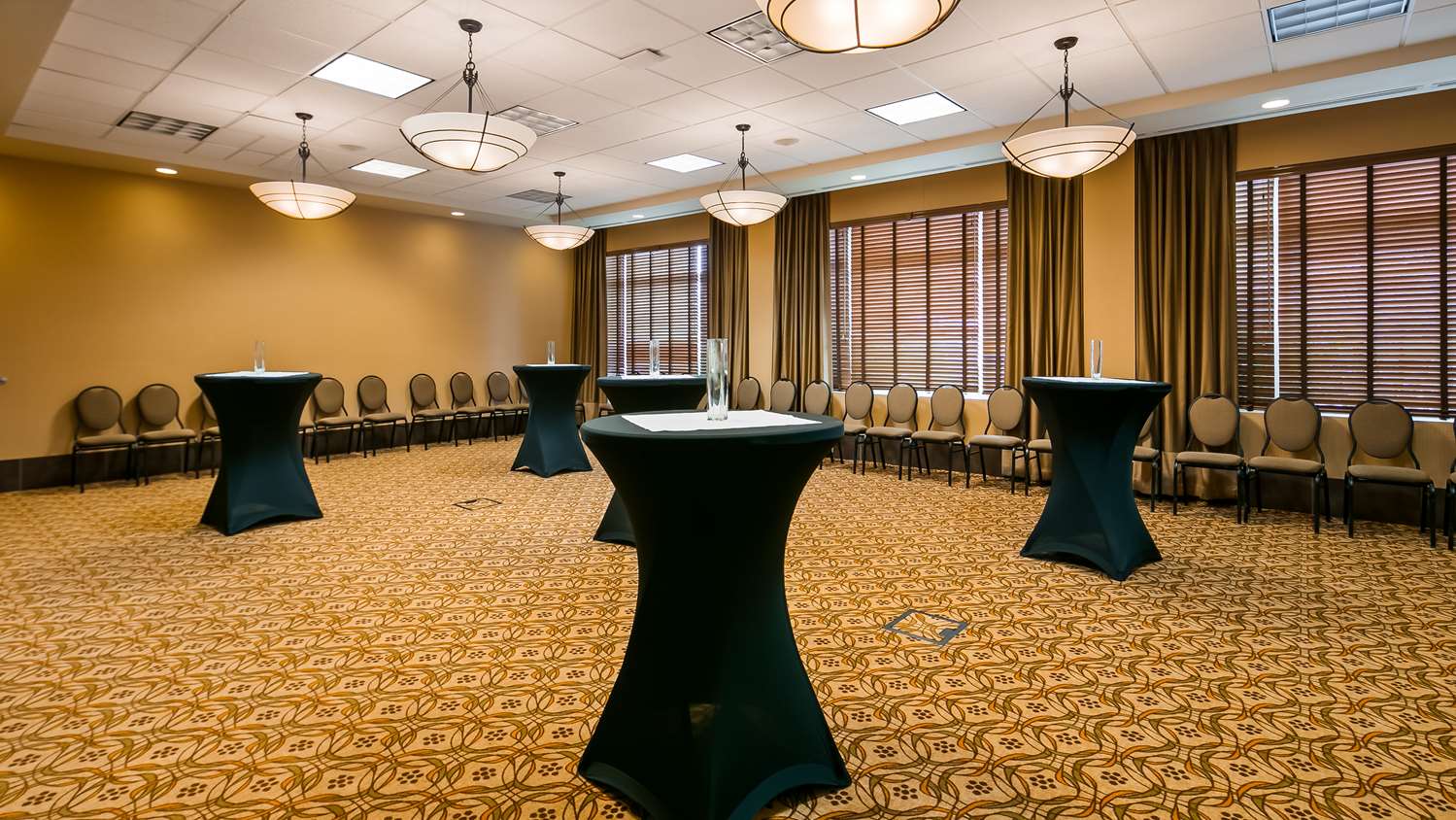 Best Western Sunrise Inn and Suites 18/21