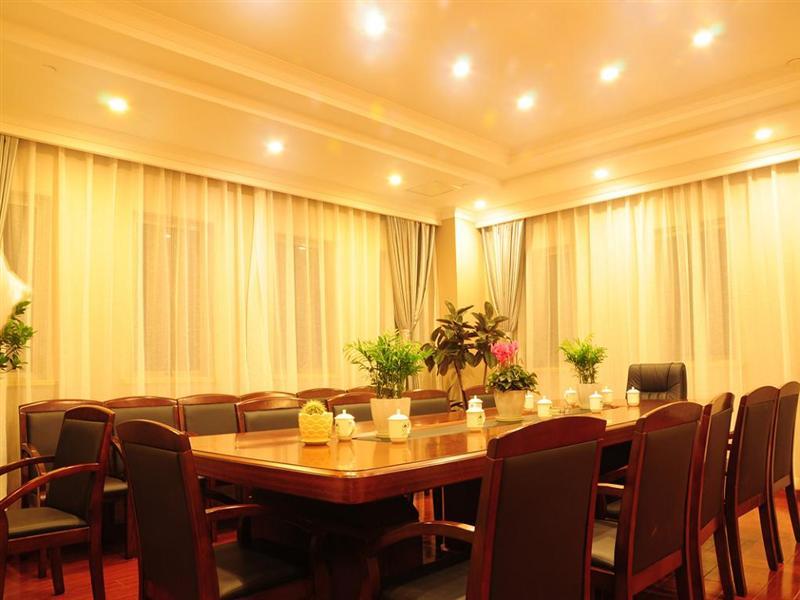 Green Tree Inn (Shanghai Fengxian Xidu) 18/24