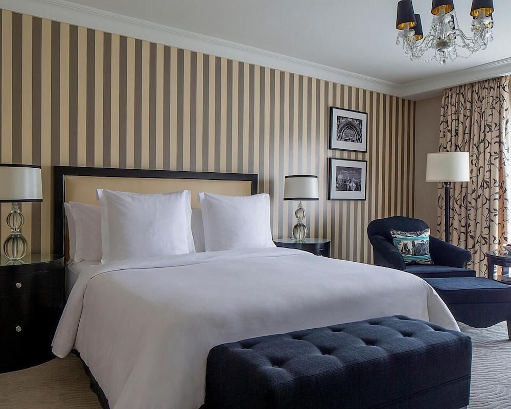 غرفة سوبيريور بسرير كينج، Four Seasons Hotel Prague 2/4