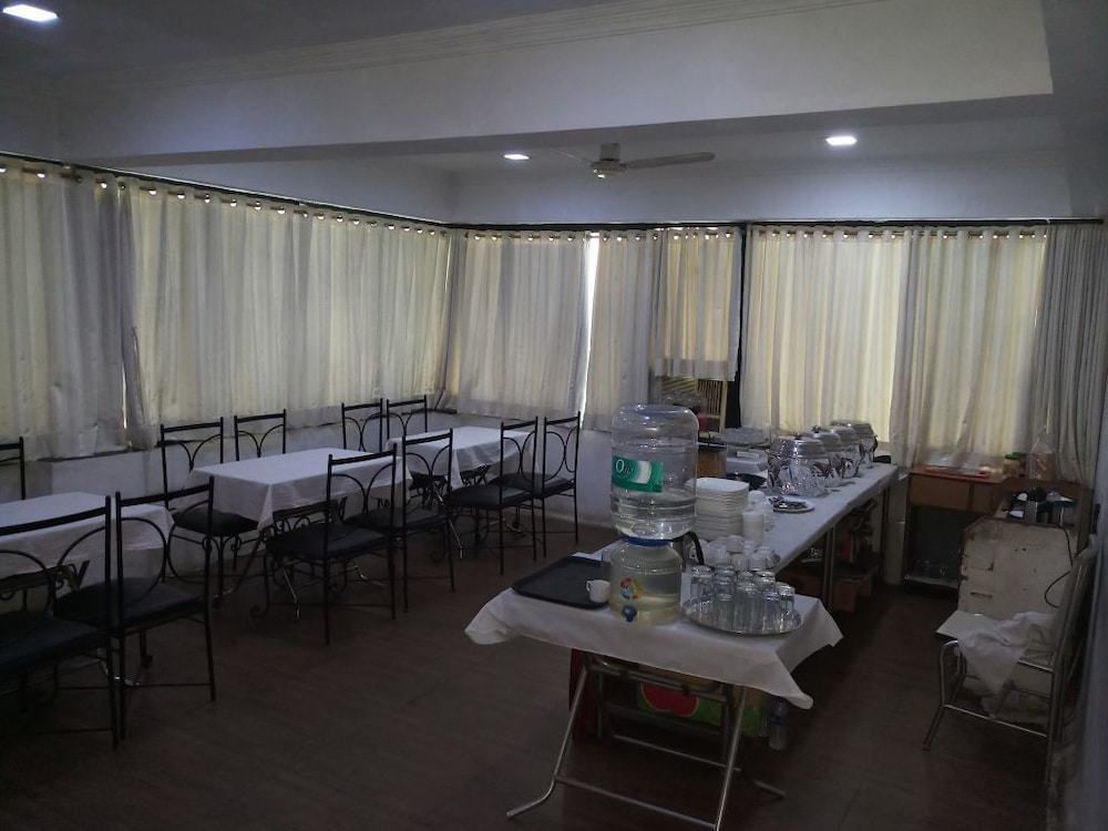 HOTEL HERITAGE DAKSHIN 42/50