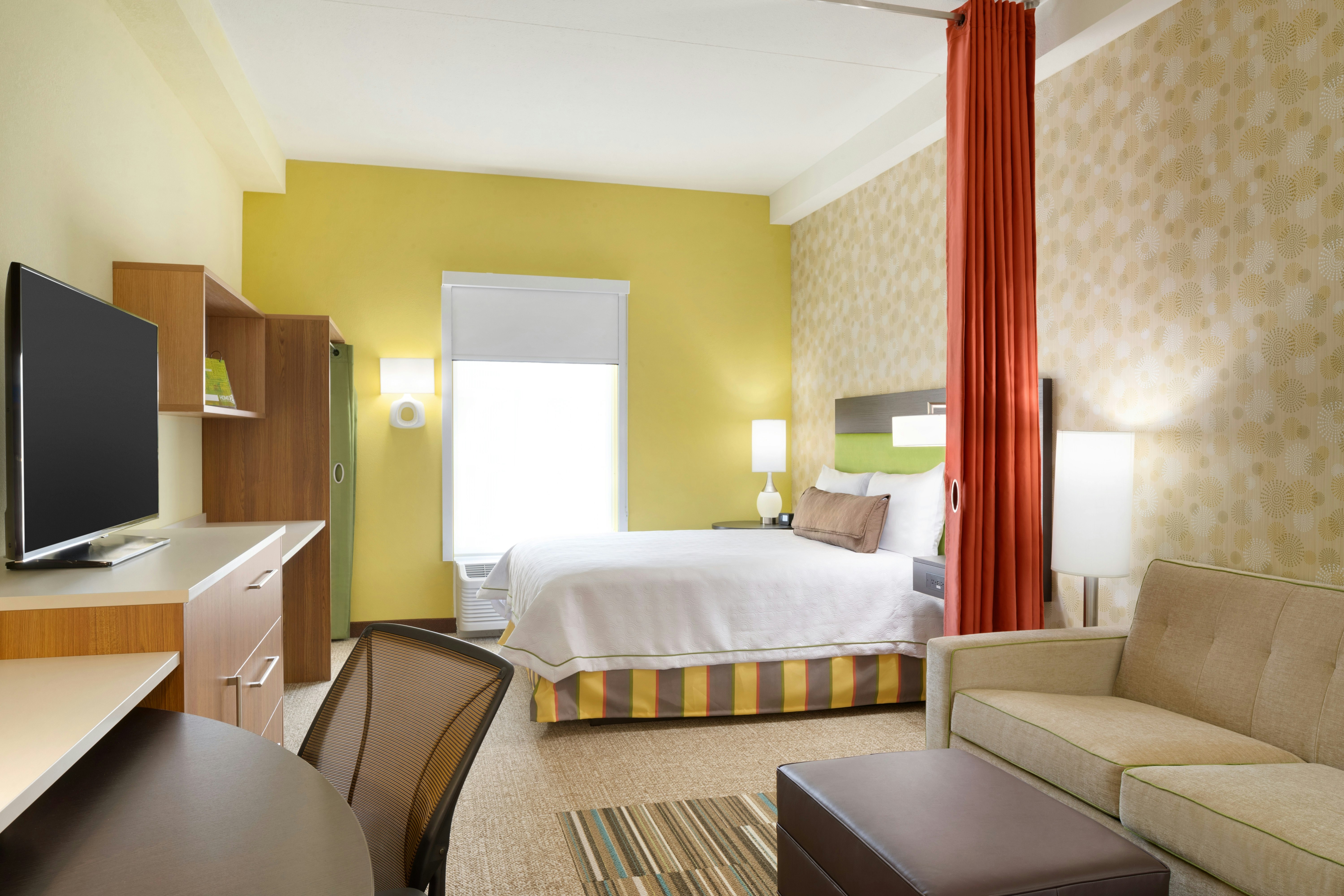 STUDIO, QUEEN BED
