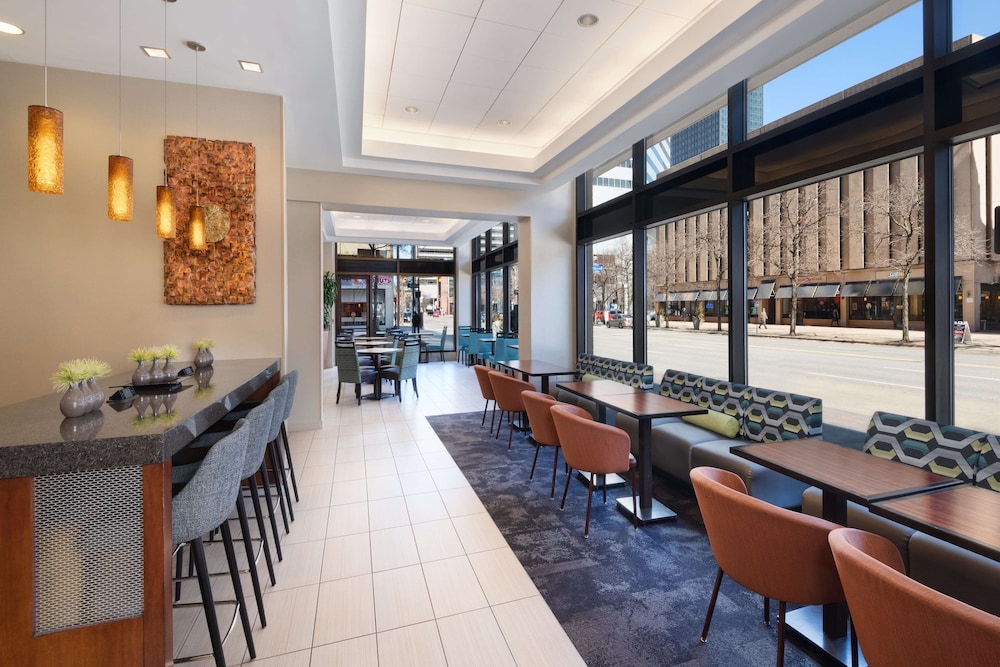 Hampton Inn Cleveland Downtown 34/44