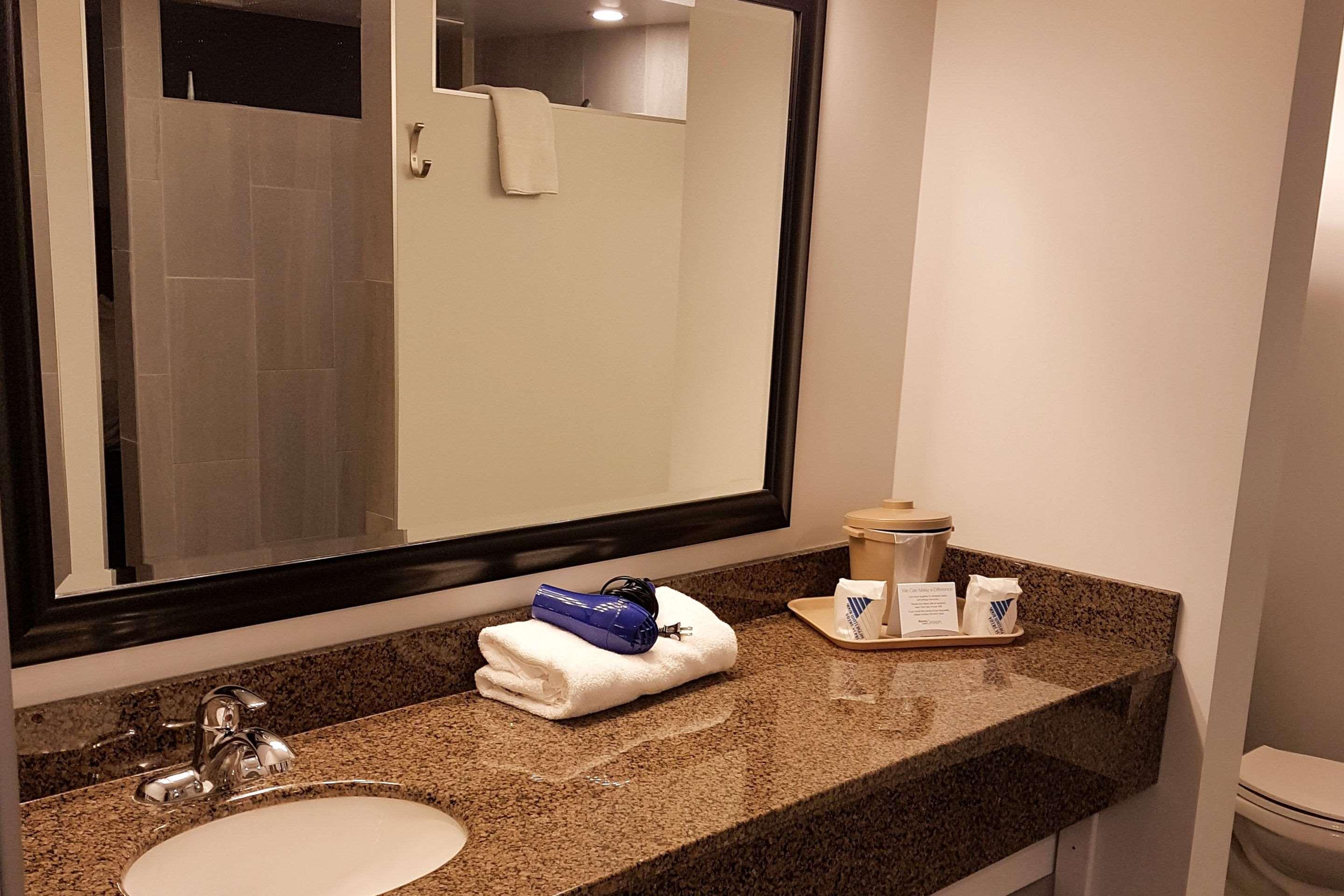 BUSINESS, SUITE, KING BED