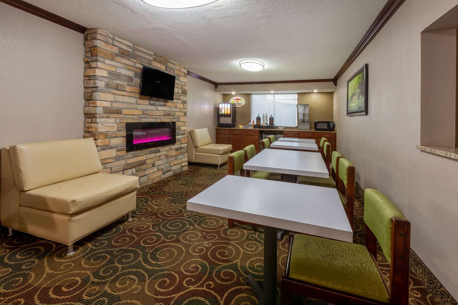Super 8 By Wyndham Roseville/Detroit Area 34/44