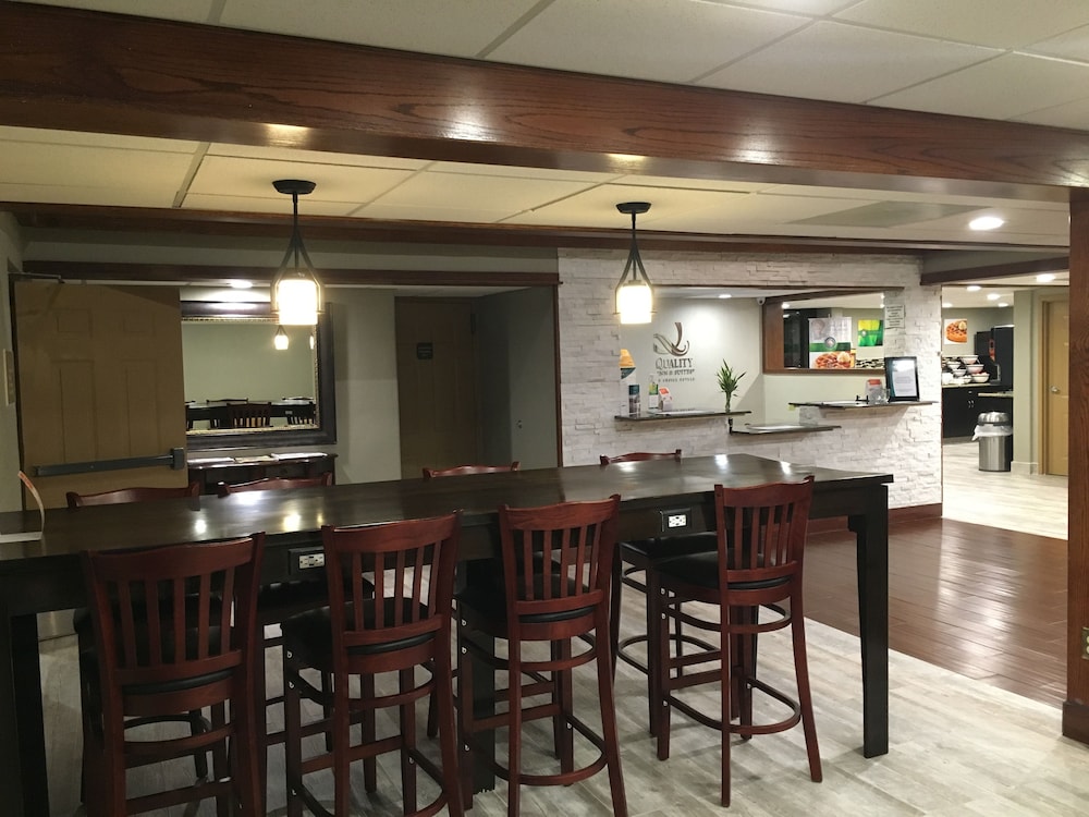 Quality Inn & Suites Winfield 38/44