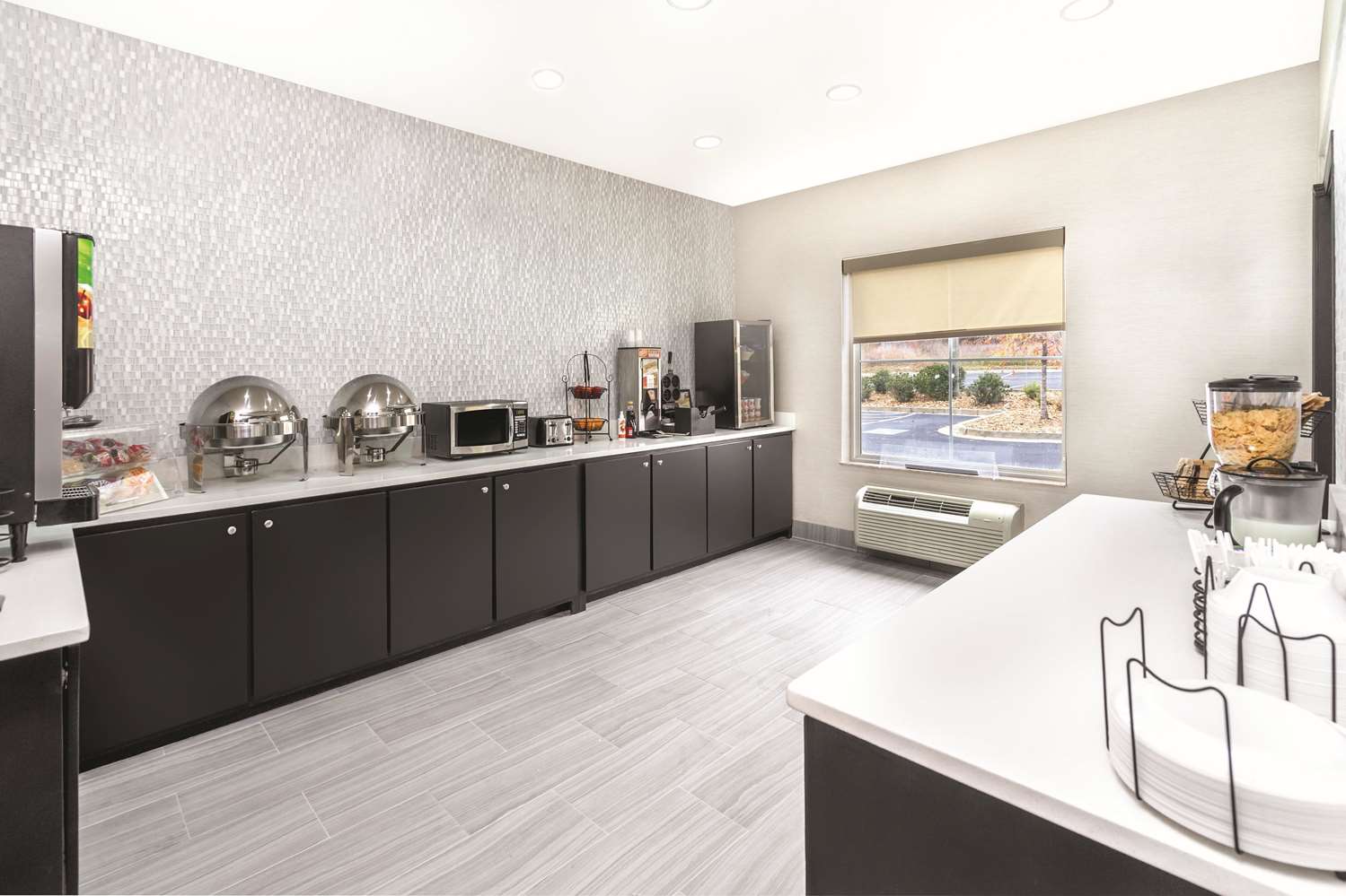 La Quinta Inn And Suites By Wyndham Rome 4/16