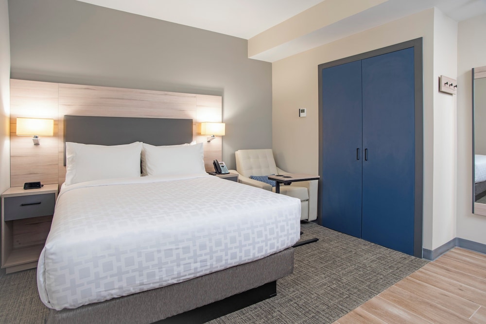 Candlewood Suites Guadalajara Galerias 10/49