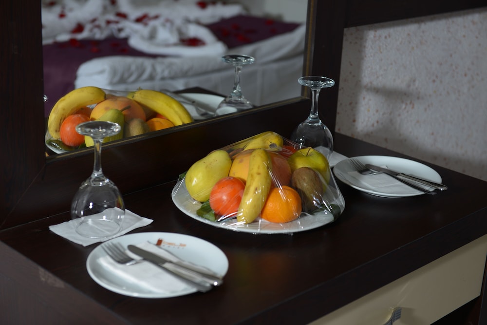 Kucuk Velic Hotel 58/71