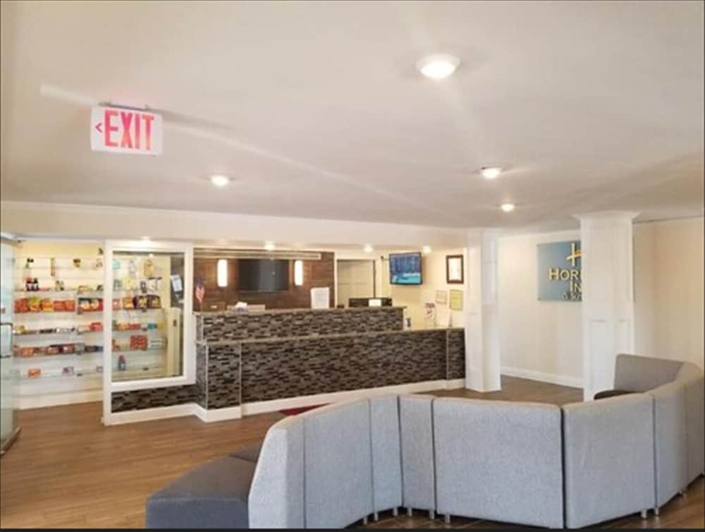 Horizon Inn & Suites 11/48