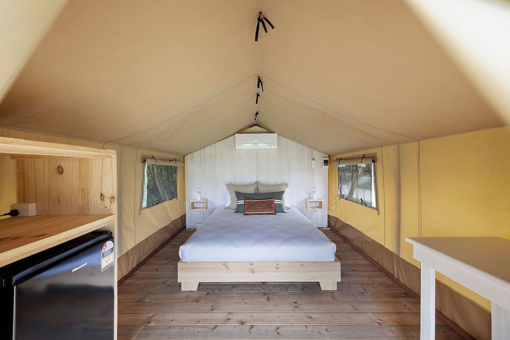 Safari, Junior, Tent, Queen Bed, No Bathroom