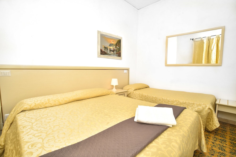 HOTEL VILLA TINA 26/56