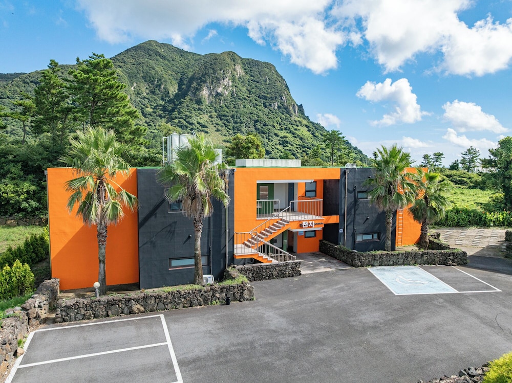 Dammora Hotel and Resort 55/64