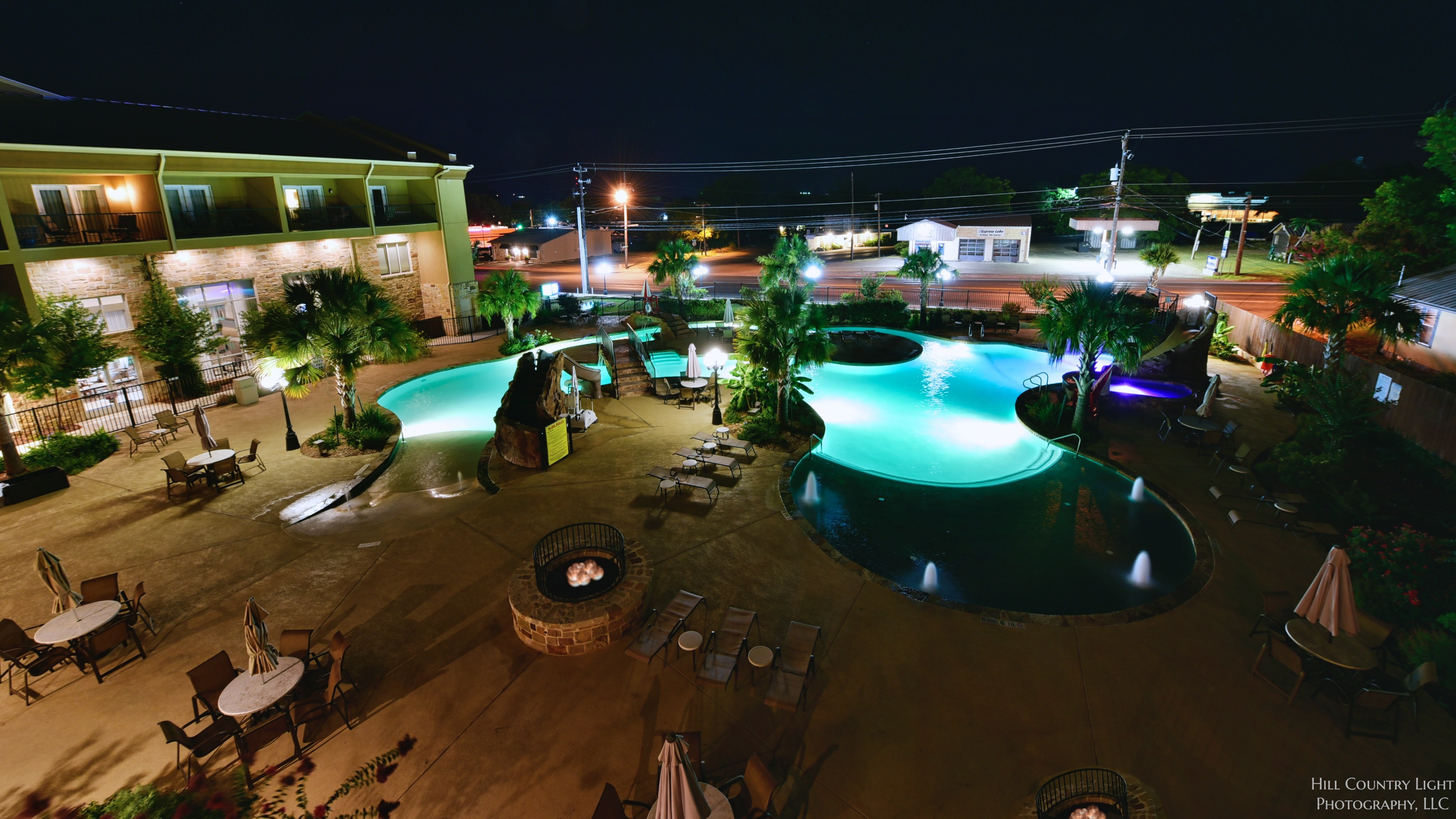 Holiday Inn Express Suites Fredericksburg 31/32