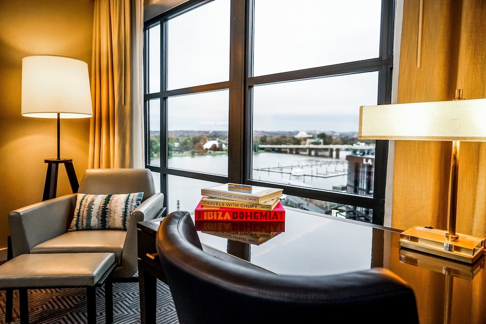 InterContinental Washington D.C. - The Wharf, an IHG Hotel 51/82