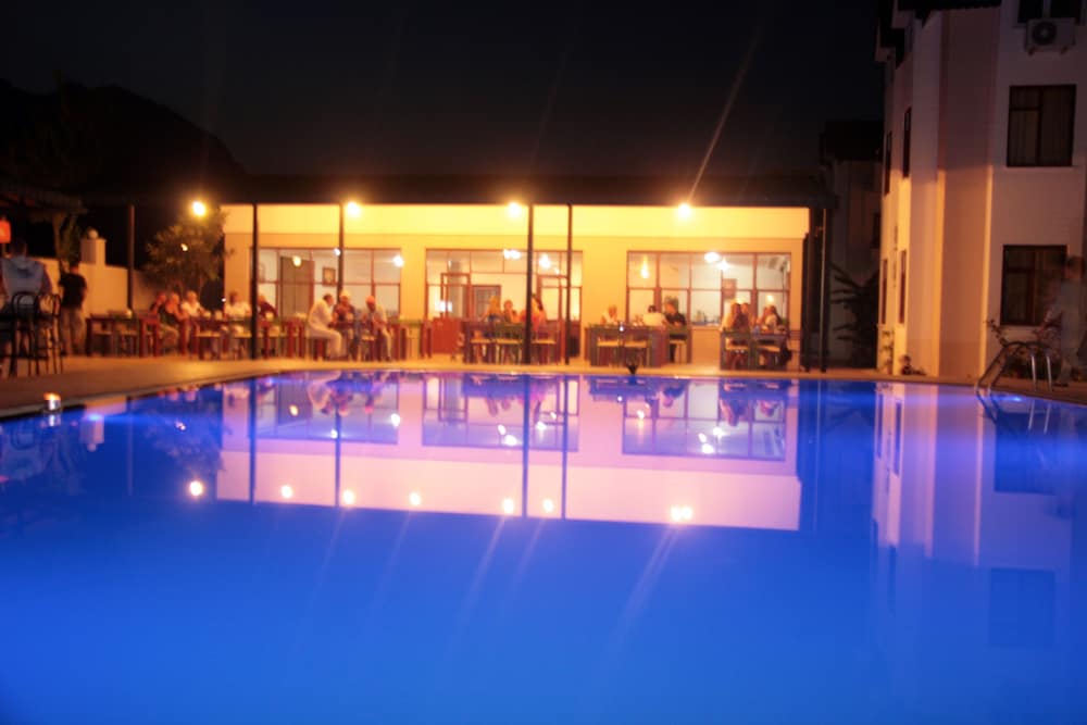 Ares Hotels 2/33