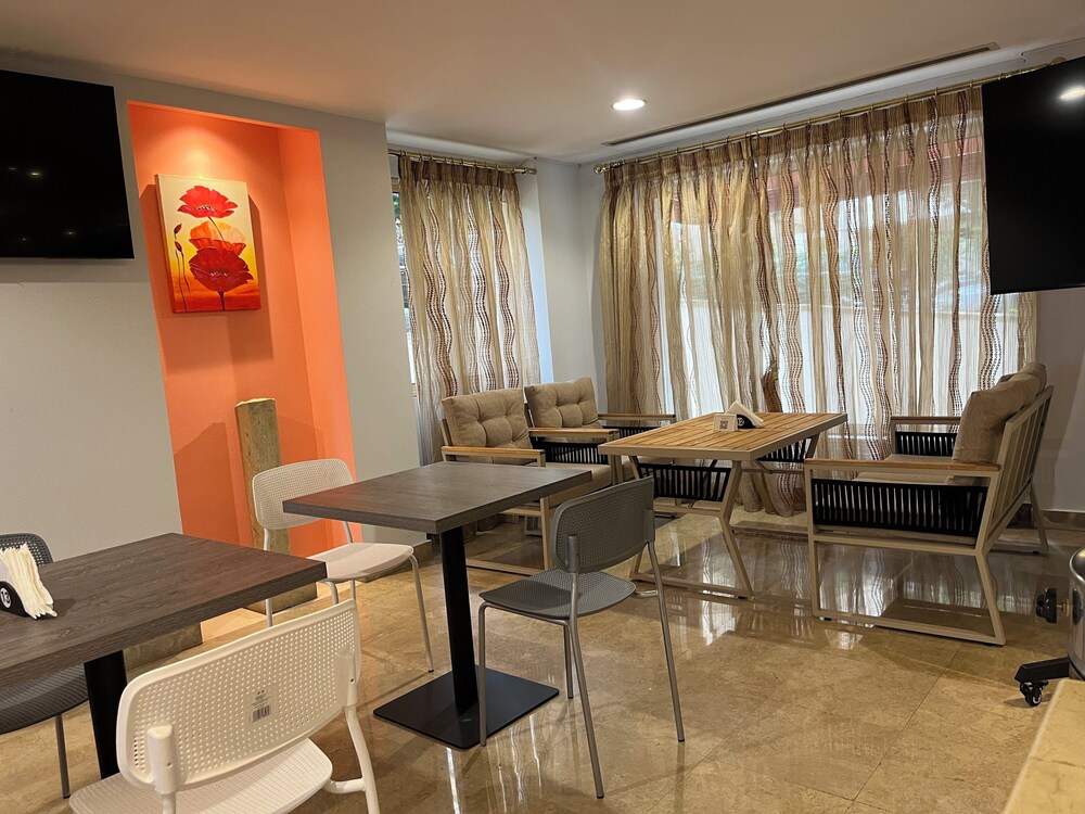 Bella Riva Suite Hotel 57/59