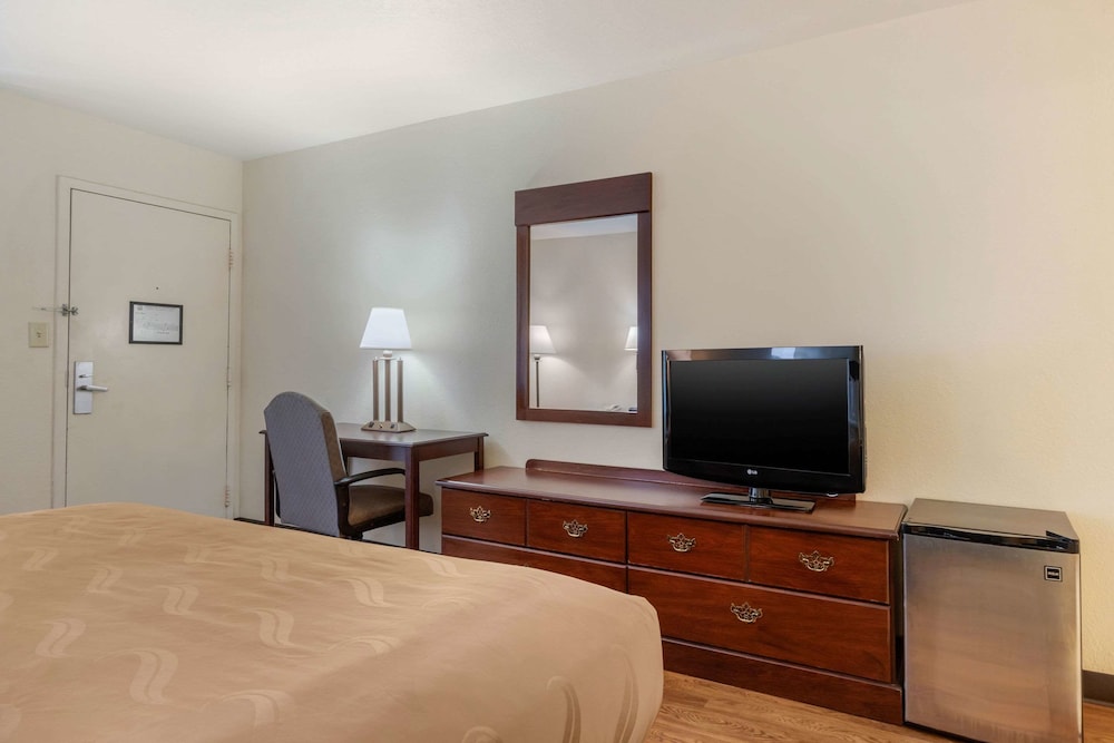 Quality Inn At Town Center 25/34