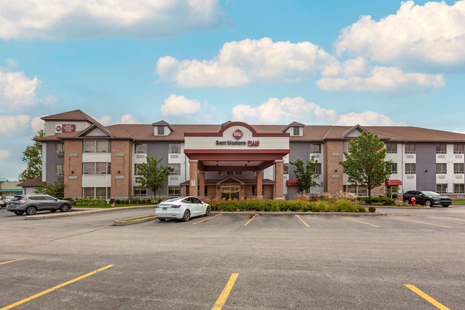 Best Western Plus Burlington Inn and Suites 18/21