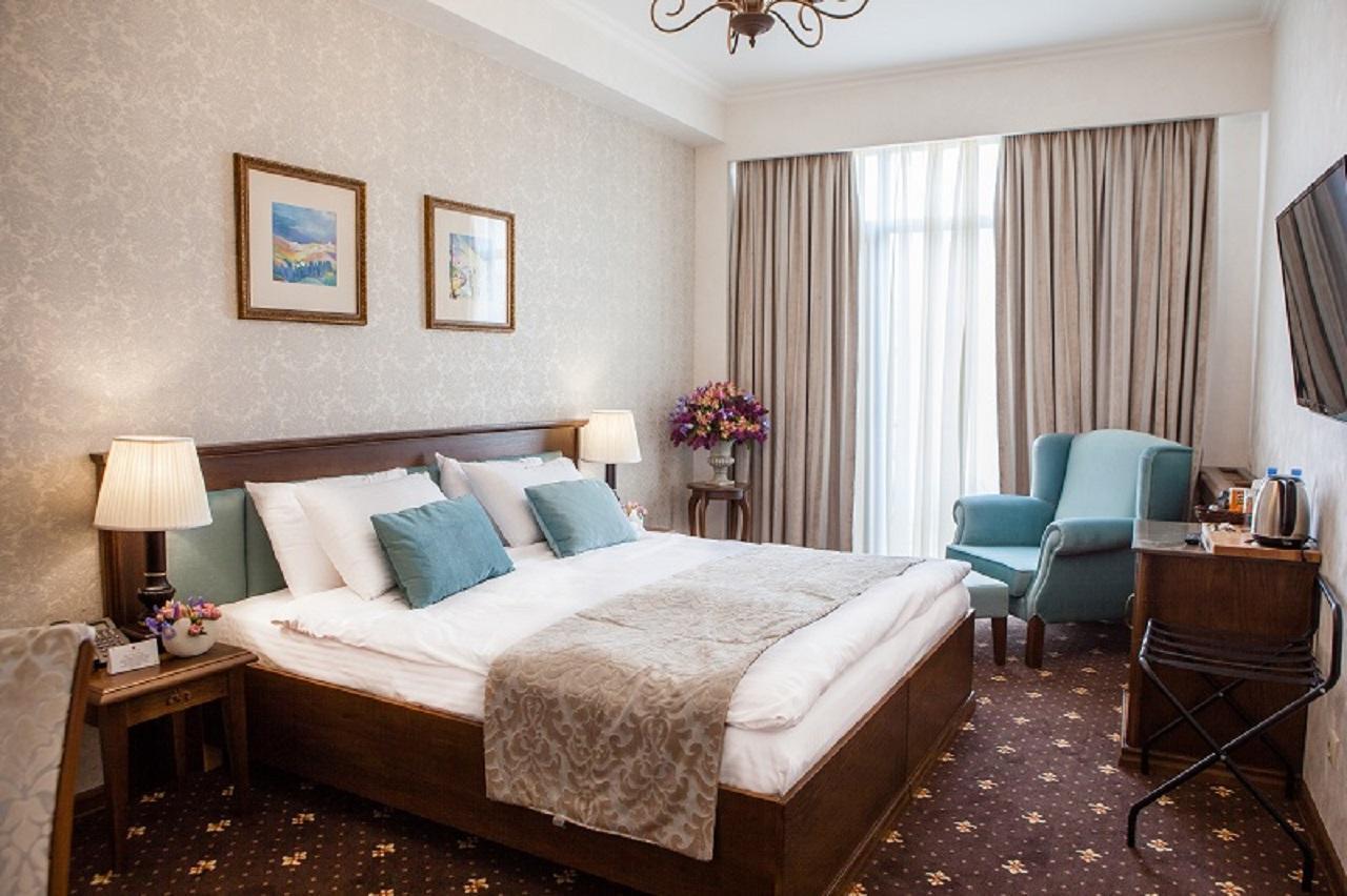 Standard Twin Room: