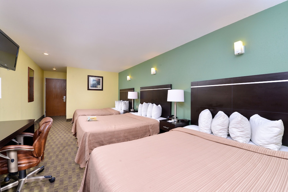 Quality Inn and Suites Elko 14/36
