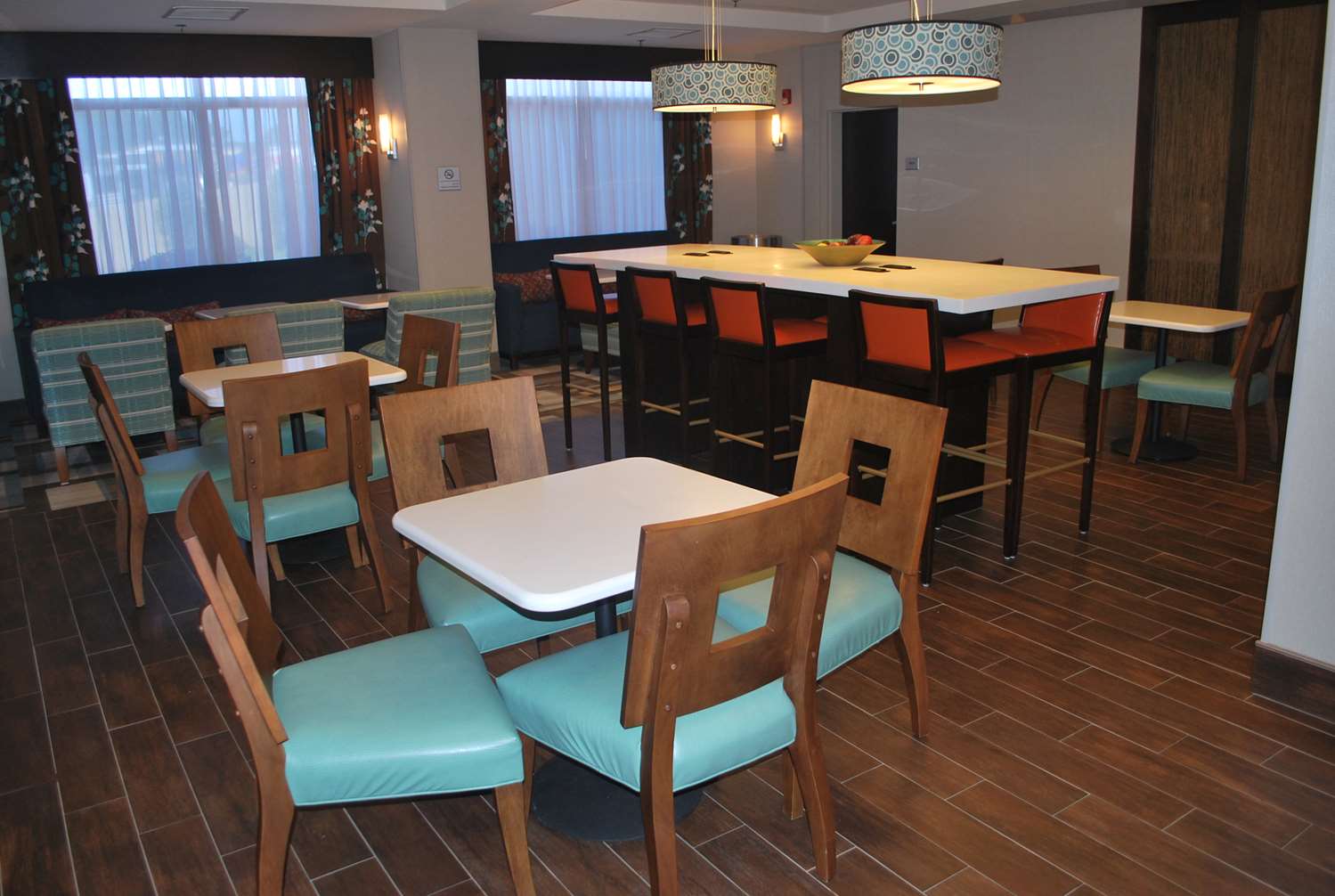 restaurant cafeteria