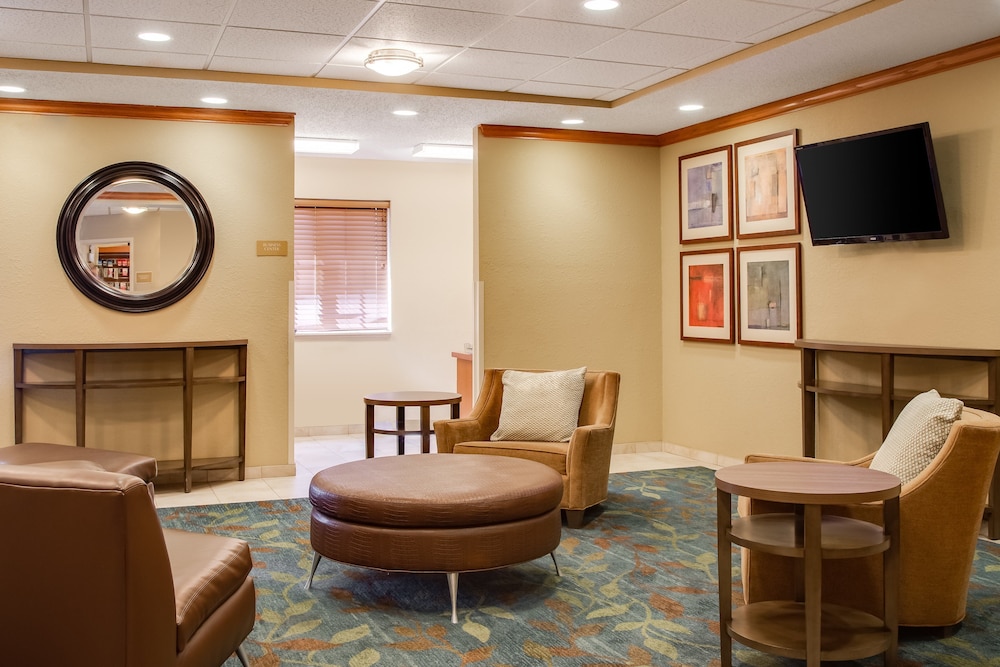 Candlewood Suites Kenosha 24/39