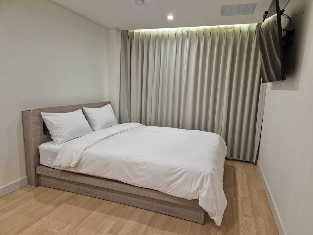 STANDARD, DOUBLE BED