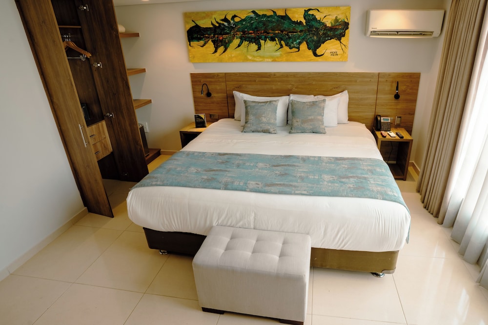 SUPERIOR, KING BED