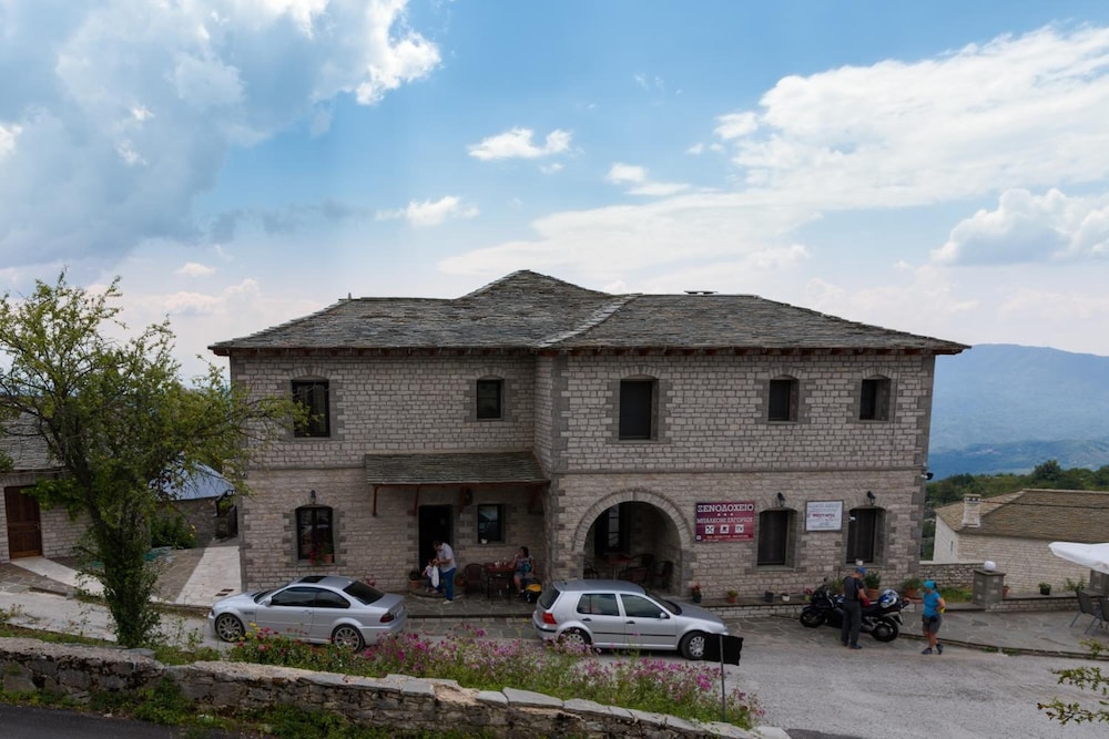 Balkoni Zagoriou 3/25