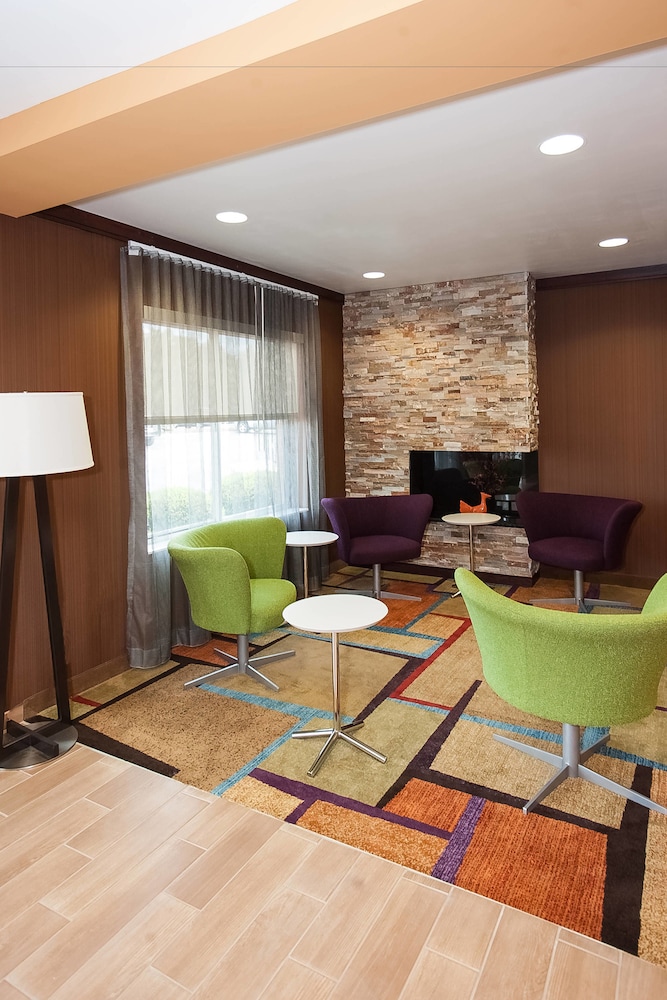 Comfort Inn and Suites Akron South 28/39
