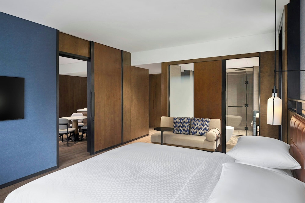 Executive, Suite, King Bed