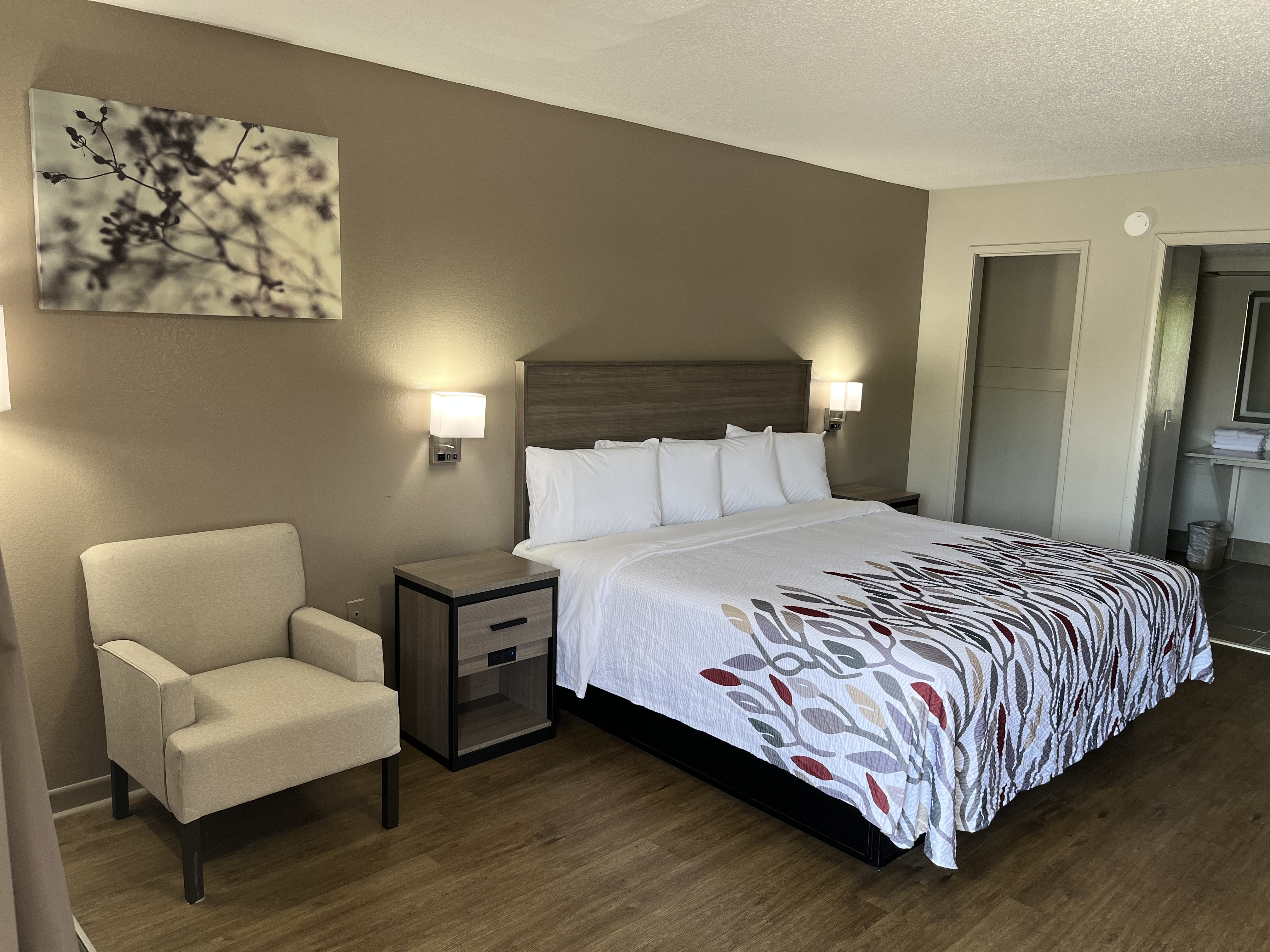 غرفة بسرير كينج لذوي الإعاقة
